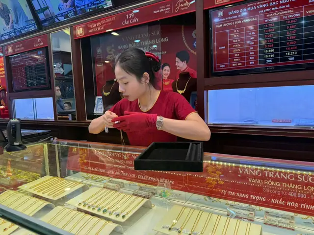 Giá Vàng 14k Ở Đông Nam Bộ Giá Vàng 14k Ở Đông Nam Bộ