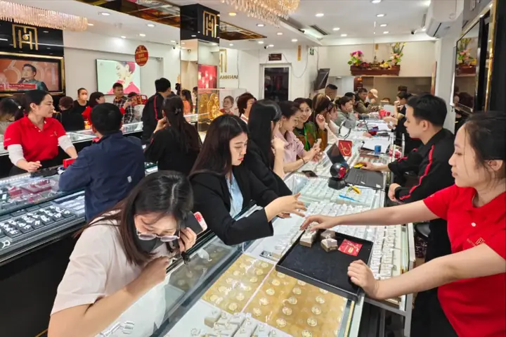 Giá Vàng Lao Dốc