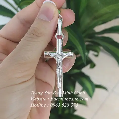 Mặt Dây Chuyền Thánh Giá Bạc Cho Nam: Hướng Dẫn Chọn Size, Kiểu Dáng Và Bảo Quản