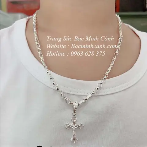 Mặt Thánh Giá Bạc Là Gì? Các Loại, Chất Liệu, Kích Thước Và Cách Chọn Mua Phù Hợp