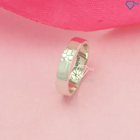 Nhẫn Thánh Giá Bạc: Hướng Dẫn Chọn Mẫu, Chất Liệu Và Bảo Quản Cho Nam & Nữ