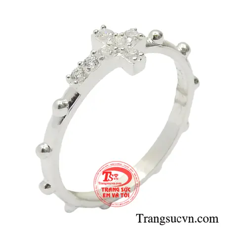 Nhẫn Thánh Giá Bạc: Hướng Dẫn Chọn Mẫu, Chất Liệu Và Bảo Quản Cho Nam & Nữ