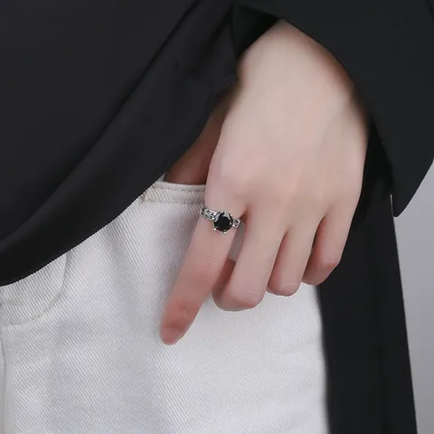 Nhẫn Bạc Nữ Mặt Đá Đen