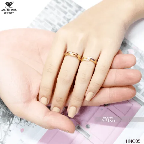 Nhẫn Cưới Bị Chật Phải Làm Sao