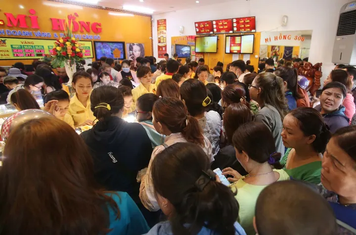 Nhẫn Vàng Bị Méo Có Bán Được Không