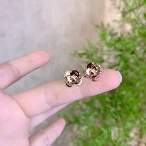 Hướng Dẫn Mua Sỉ Bông Tai 3k: Nơi Đặt Hàng, Giá Cả & Lưu Ý Cần Biết