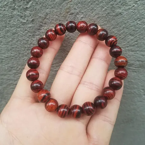 Tác Dụng Của Vòng Tay Gỗ Sưa