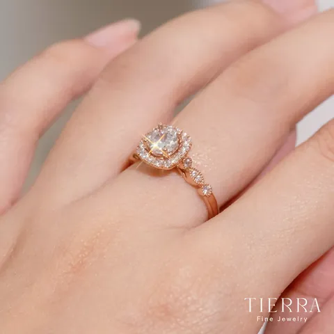Ý Nghĩa Của Đeo Nhẫn Ngón Giữa