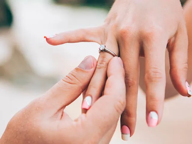 Giải Đáp: Bán Nhẫn Cưới Có Xui Không Và Những Kiêng Kỵ Vợ Chồng Cần Biết Giải Đáp: Bán Nhẫn Cưới Có Xui Không Và Những Kiêng Kỵ Vợ Chồng Cần Biết