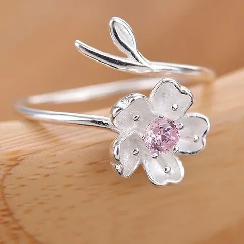 Khám Phá Các Mẫu Nhẫn Bạc Nữ Đẹp Đa Dạng Kiểu Dáng Cho Phái Đẹp
