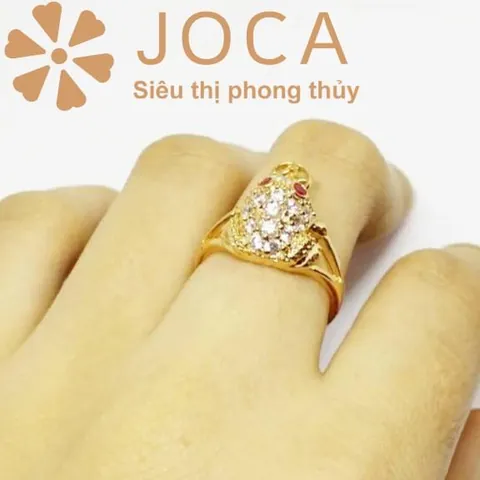Hướng Dẫn Cách Đeo Nhẫn Cóc Ngậm Ngọc Đúng Phong Thủy Cho Nam Và Nữ