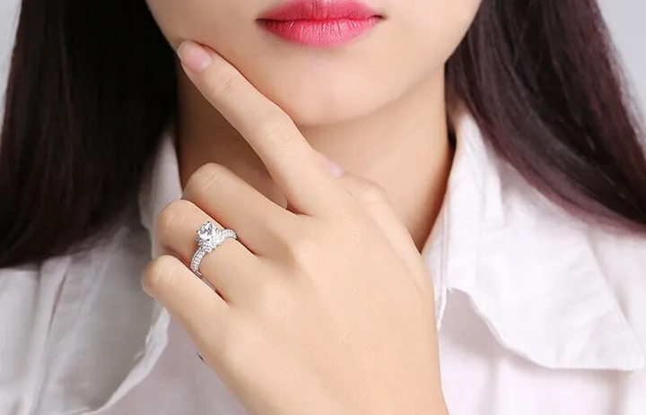 Hướng Dẫn Cách Đeo Nhẫn Hình Trái Tim Đúng Quy Tắc Phong Thủy Và Ý Nghĩa Ngón Tay