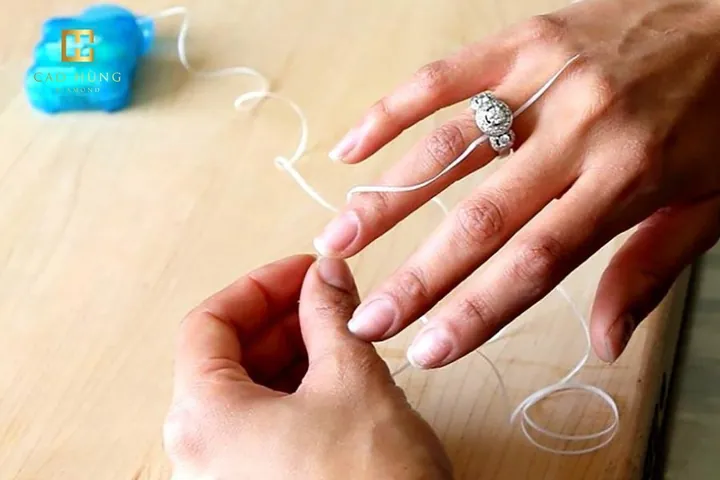 Hướng Dẫn Cách Khắc Phục Nhẫn Lỏng, Rộng Tại Nhà Đơn Giản Cho Người Đeo Nhẫn