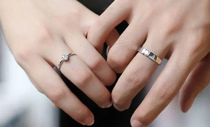Hướng Dẫn Cách Khắc Phục Nhẫn Lỏng, Rộng Tại Nhà Đơn Giản Cho Người Đeo Nhẫn