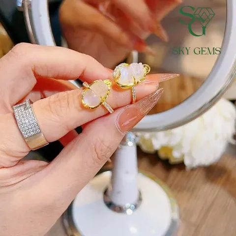 Hướng Dẫn Cách Đeo Nhẫn Tỳ Hưu Đúng Chuẩn Phong Thủy Đón Tài Lộc