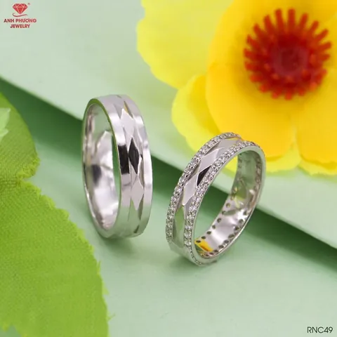 Cách Chọn Nhẫn Cưới Theo Tuổi: Hướng Dẫn Chi Tiết Cho Từng Mệnh Và Phong Thủy