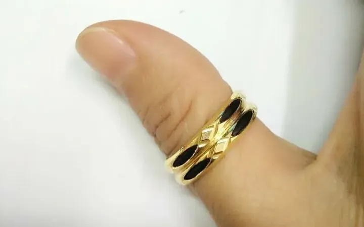 Giải Đáp Có Nên Đeo Nhẫn Lông Voi – Trang Sức Phong Thủy Và Hướng Dẫn Đeo Đúng Ngón Tay Cho Nam, Nữ Giải Đáp Có Nên Đeo Nhẫn Lông Voi – Trang Sức Phong Thủy Và Hướng Dẫn Đeo Đúng Ngón Tay Cho Nam, Nữ