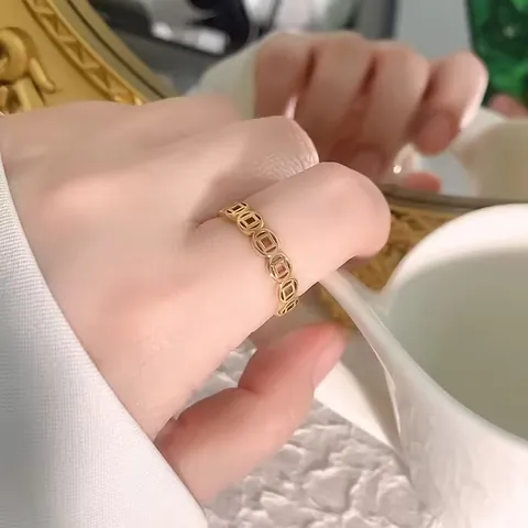 Cách Con Trai Đeo Nhẫn Kim Tiền Tay Nào, Ngón Nào Để Hút Tài Lộc Theo Phong Thủy