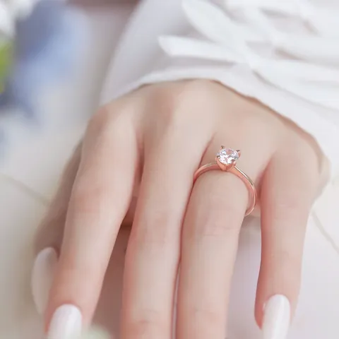 Cập Nhật Giá Nhẫn Cầu Hôn Vàng 18k Cho Người Sắp Cầu Hôn Và Các Yếu Tố Ảnh Hưởng Cập Nhật Giá Nhẫn Cầu Hôn Vàng 18k Cho Người Sắp Cầu Hôn Và Các Yếu Tố Ảnh Hưởng