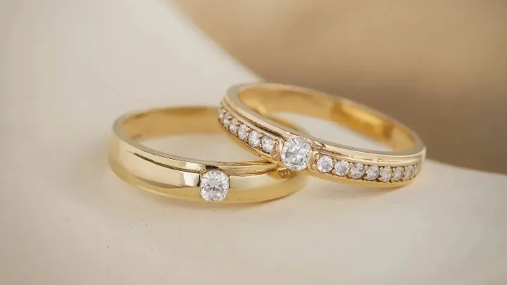 Giá Nhẫn Cưới Bằng Vàng Ý Bao Nhiêu? Cập Nhật Bảng Giá Mới Nhất
