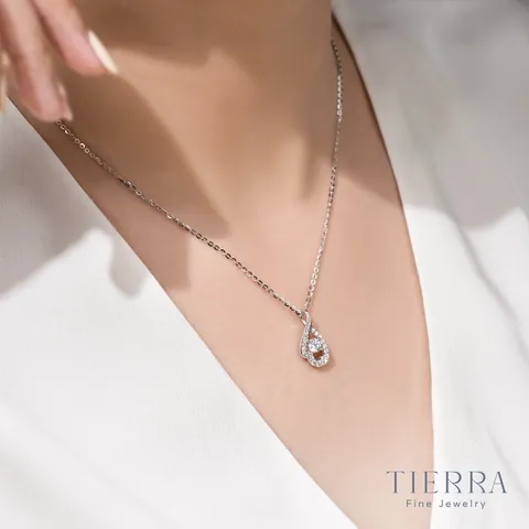 Kiểu Mặt Dây Chuyền Đẹp: Top Mẫu, Cách Chọn Và Bảo Quản Cho Mọi Phong Cách Kiểu Mặt Dây Chuyền Đẹp: Top Mẫu, Cách Chọn Và Bảo Quản Cho Mọi Phong Cách