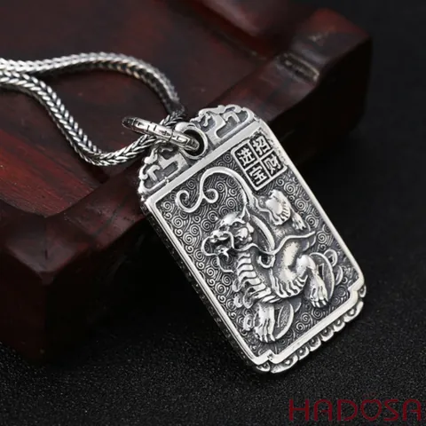 Mặt Dây Chuyền Bạc Thái: Định Nghĩa, Các Kiểu Thiết Kế Và Cách Chọn Mua Phù Hợp