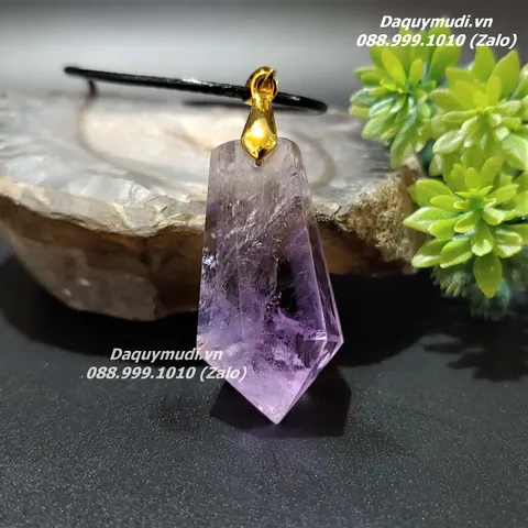 Khám Phá Các Loại Mặt Dây Chuyền Bằng Đá Thạch Anh Và Cách Chọn Mặt Dây Chuyền Đá Thạch Anh Hợp Mệnh