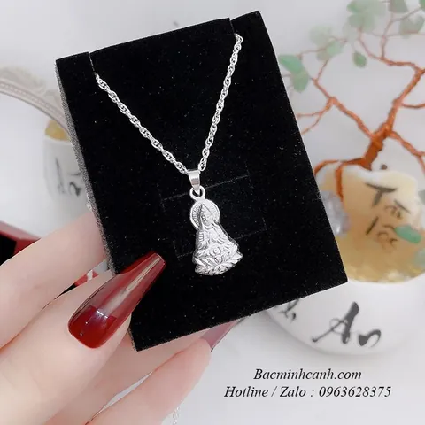 Mặt Dây Chuyền Bồ Tát: Ý Nghĩa, Cách Chọn Và Bảo Quản Cho Người Mới