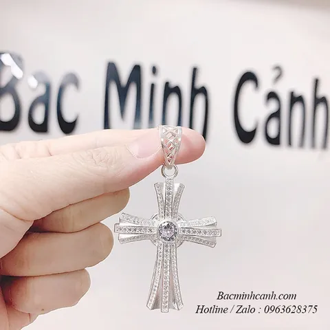 Mặt Dây Chuyền Công Giáo: Hướng Dẫn Chọn Mẫu, Chất Liệu & Ý Nghĩa Phù Hợp Cho Tín Hữu