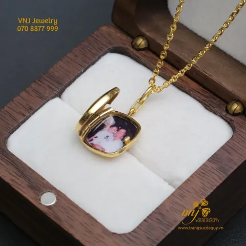 Khám Phá Các Loại Mặt Dây Chuyền Để Được Ảnh: Từ Lồng Ảnh Đến In Ảnh Theo Yêu Cầu Khám Phá Các Loại Mặt Dây Chuyền Để Được Ảnh: Từ Lồng Ảnh Đến In Ảnh Theo Yêu Cầu