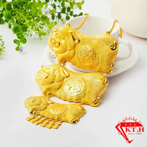 Mặt Dây Chuyền Heo Vàng: Mẫu Đẹp, Ý Nghĩa Và Cách Chọn Cho Ngày Cưới