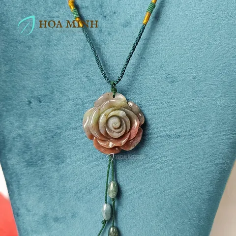 Mặt Dây Chuyền Hoa Hồng: Hướng Dẫn Chọn Mua, Chất Liệu Và Phong Cách Phù Hợp