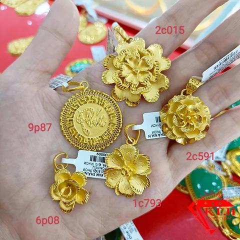 Mặt Dây Chuyền Hoa Mai: Hướng Dẫn Chọn Mẫu, Chất Liệu Và Nơi Mua Uy Tín