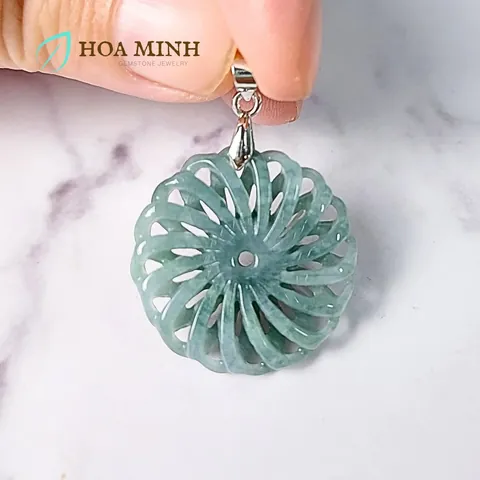 Hướng Dẫn Chọn Và Tùy Chỉnh Mặt Dây Chuyền Mề Đay Cho Người Yêu Thời Trang