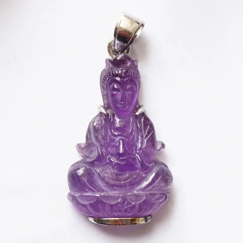 Tổng Hợp Mặt Dây Chuyền Phật Đá Phong Thủy Hợp Mệnh Và Ý Nghĩa Hộ Mạng Cho Người Đeo