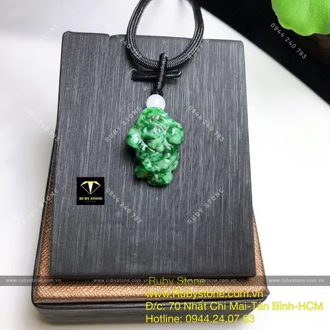Mặt Dây Chuyền Thiềm Thừ: Ý Nghĩa Phong Thủy, Cách Chọn Và Mua Cho Người Kinh Doanh