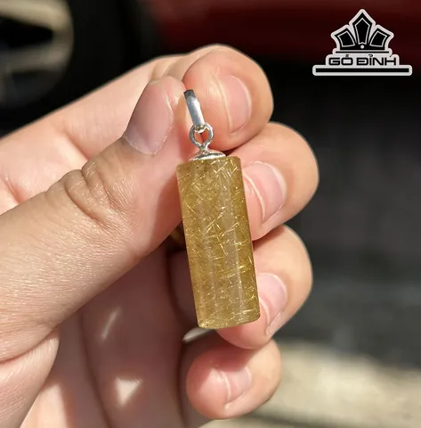 Mặt Dây Chuyền Trụ Đá Là Gì? Hướng Dẫn Chọn, Bảo Quản Và Phong Thủy Cho Người Mới