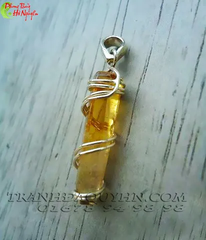 Mặt Dây Chuyền Trụ Đá Là Gì? Hướng Dẫn Chọn, Bảo Quản Và Phong Thủy Cho Người Mới