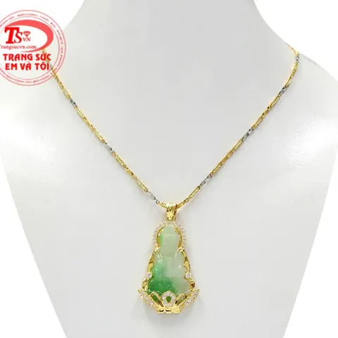 Gợi Ý Các Loại Mặt Dây Chuyền Vàng Mẹ Quan Âm Và Lưu Ý Khi Đeo Cho Người Tìm Mua Trang Sức Phong Thủy