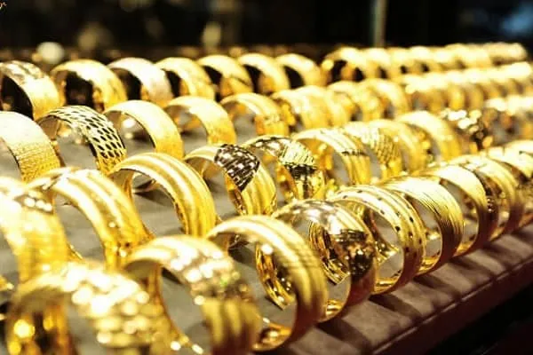 Giải Mã Giấc Mơ Thấy Nhẫn Vàng: Điềm Báo Tốt Hay Xấu Và Ý Nghĩa Chi Tiết