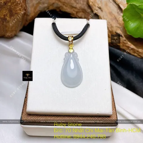 Móc Mặt Dây Chuyền Vàng Là Gì? Hướng Dẫn Chọn, Bảo Quản Và Mua Tối Ưu Cho Người Yêu Trang Sức