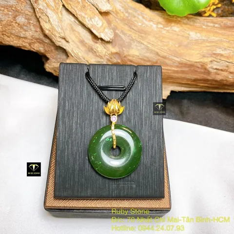 Móc Mặt Dây Chuyền Vàng Là Gì? Hướng Dẫn Chọn, Bảo Quản Và Mua Tối Ưu Cho Người Yêu Trang Sức