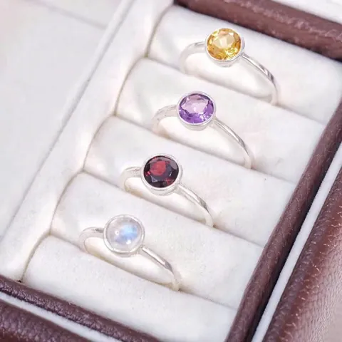 Mua Nhẫn Đá Phong Thủy Ở Đâu: Danh Sách Cửa Hàng Và Hướng Dẫn Chọn Mua Cho Người Mới Tìm Hiểu