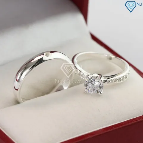 Mua Nhẫn Đôi Bạc Ở Hà Nội: Địa Chỉ, Mẫu Mã Và Dịch Vụ Khắc Tên Cho Cặp Đôi
