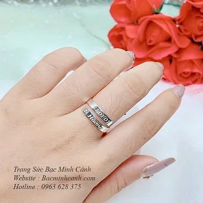 Gợi Ý Các Mẫu Nhẫn Bạc Khắc Tên Theo Yêu Cầu Cho Cặp Đôi Và Cách Đặt Hàng