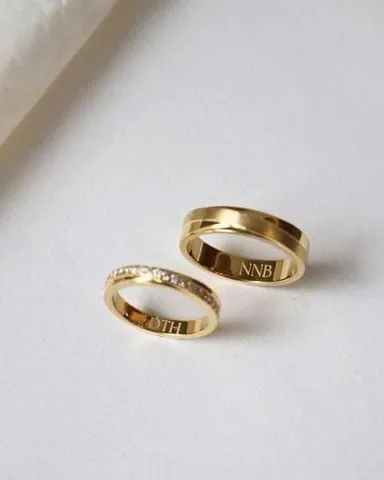 Gợi Ý Chọn Nhẫn Cặp Khắc Tên Theo Yêu Cầu Cho Cặp Đôi Muốn Lưu Giữ Kỷ Niệm Riêng