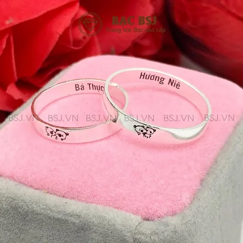 Gợi Ý Chọn Nhẫn Cặp Khắc Tên Theo Yêu Cầu Cho Cặp Đôi Muốn Lưu Giữ Kỷ Niệm Riêng