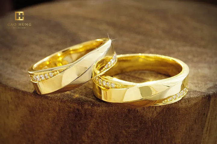 Cập Nhật Bảng Giá Nhẫn Cặp Vàng 18k Bao Nhiêu Theo Thương Hiệu Và Trọng Lượng