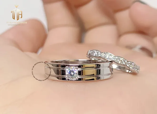 Nhẫn Cưới Vàng Trắng Giá Bao Nhiêu Theo Hàm Lượng Vàng Và Trọng Lượng?