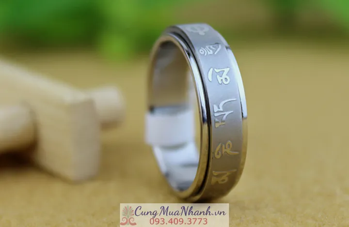 Nhẫn Khắc Chữ Om Mani Padme Hum: Ý Nghĩa, Chất Liệu Và Gợi Ý Mua Sắm Cho Người Muốn Tâm An Lạc